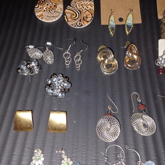 Earrings - Picture 5 of 6